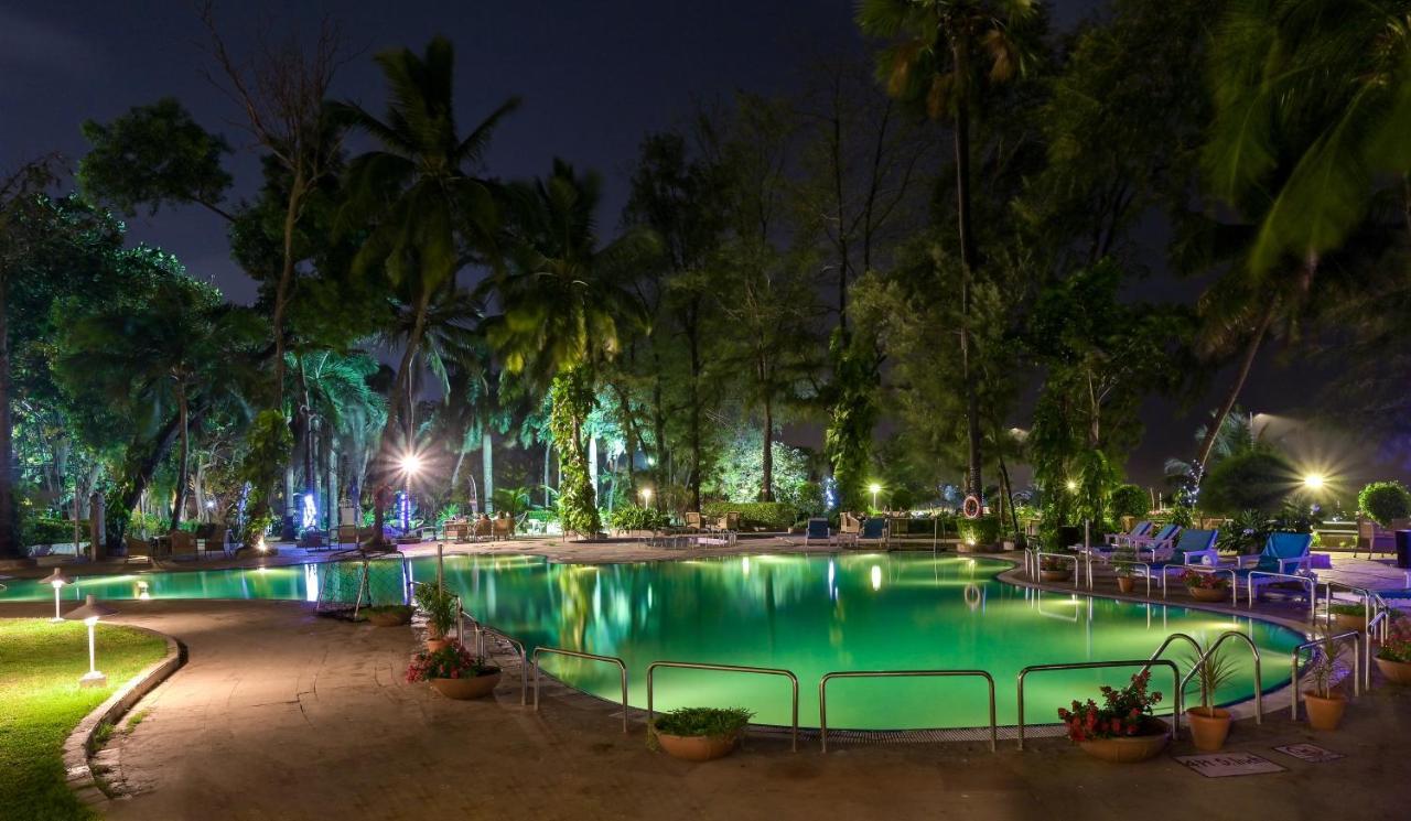The Resort Bombay Exterior foto