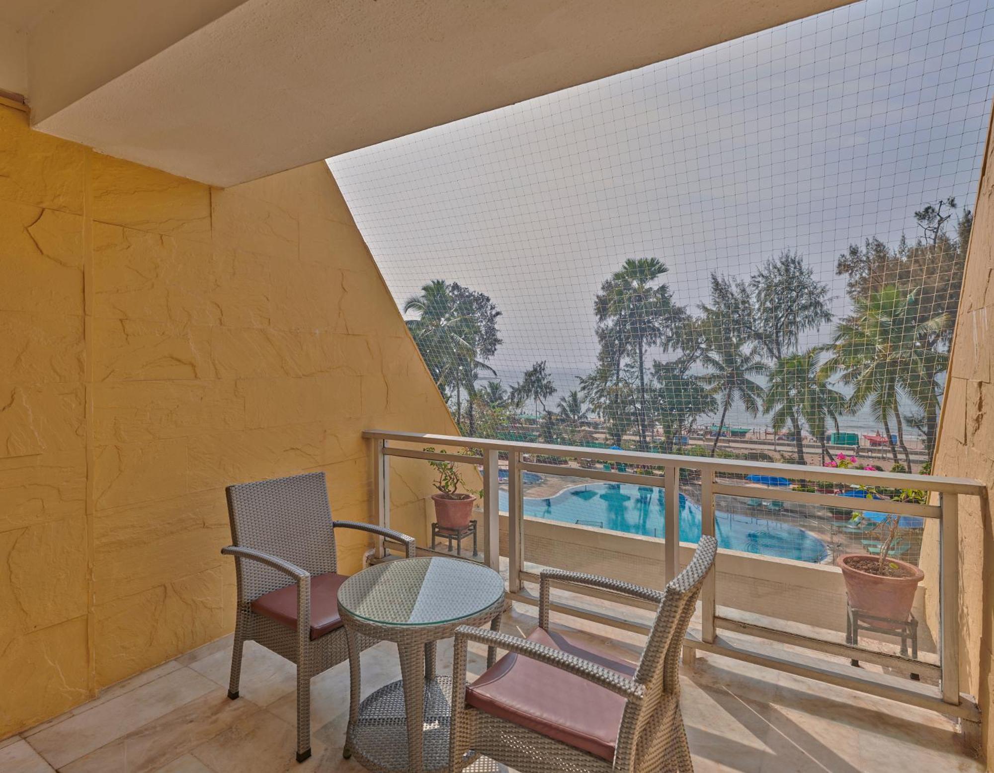 The Resort Bombay Exterior foto