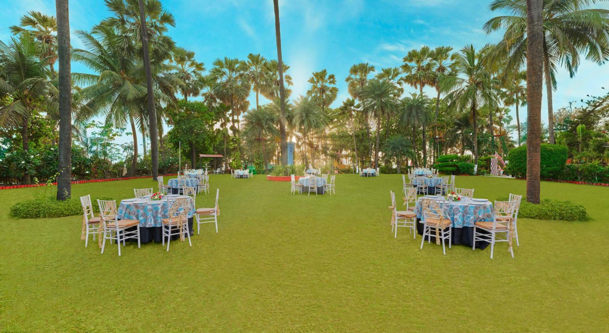 The Resort Bombay Exterior foto