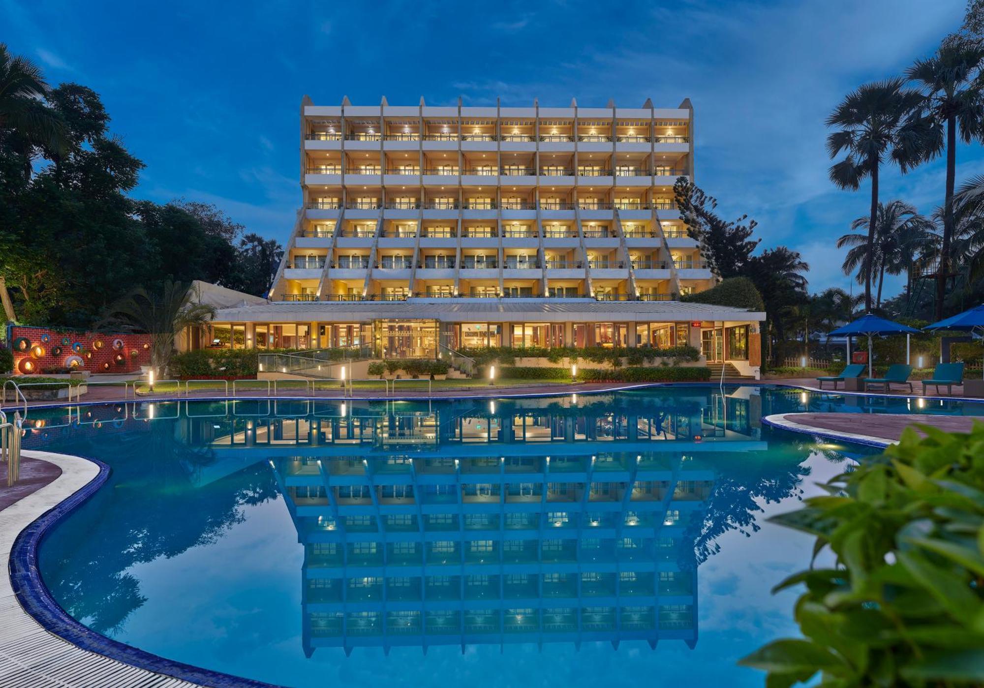 The Resort Bombay Exterior foto